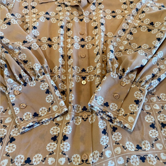 Three (3) - Ann Taylor Factory Floral and Patterned Blouses - Rust, Navy, Beige - Picture 6 of 10